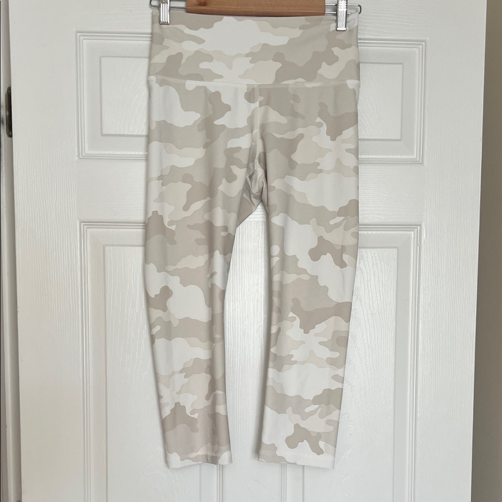 Old navy  Camo cropped Leggings